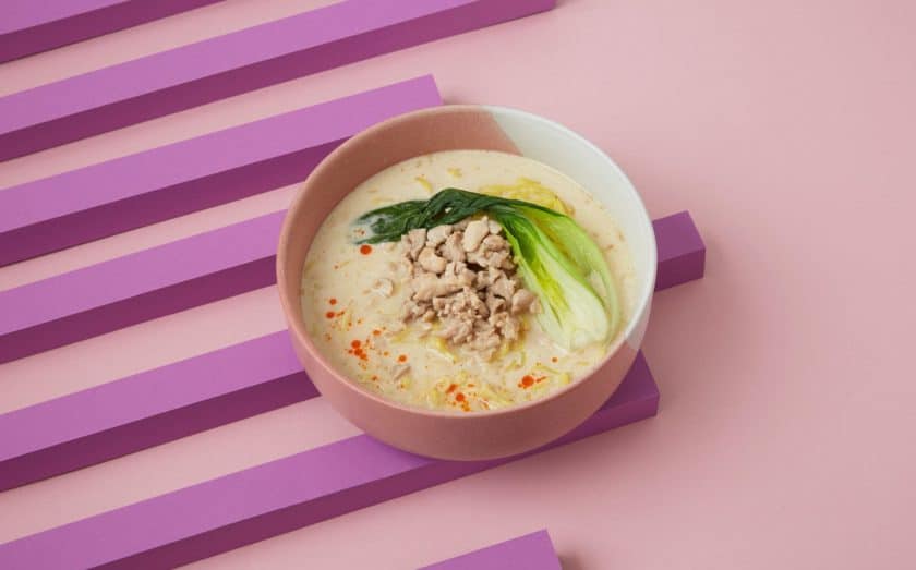 Soupes de nouilles au poulet et lait de coco